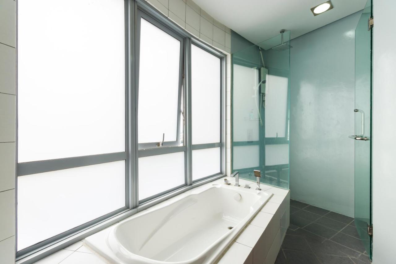 Pj8 Service Suites By Airhost Petaling Jaya Exterior foto