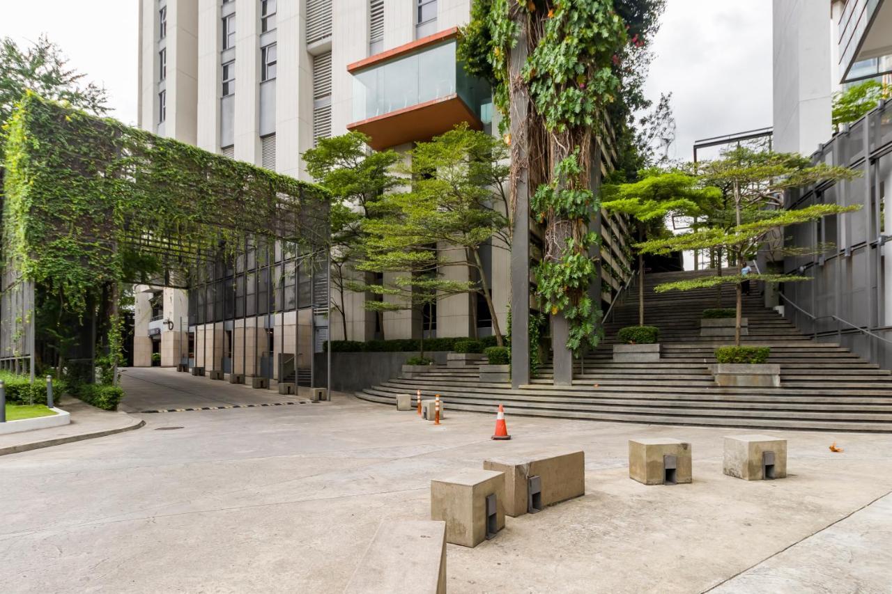 Pj8 Service Suites By Airhost Petaling Jaya Exterior foto