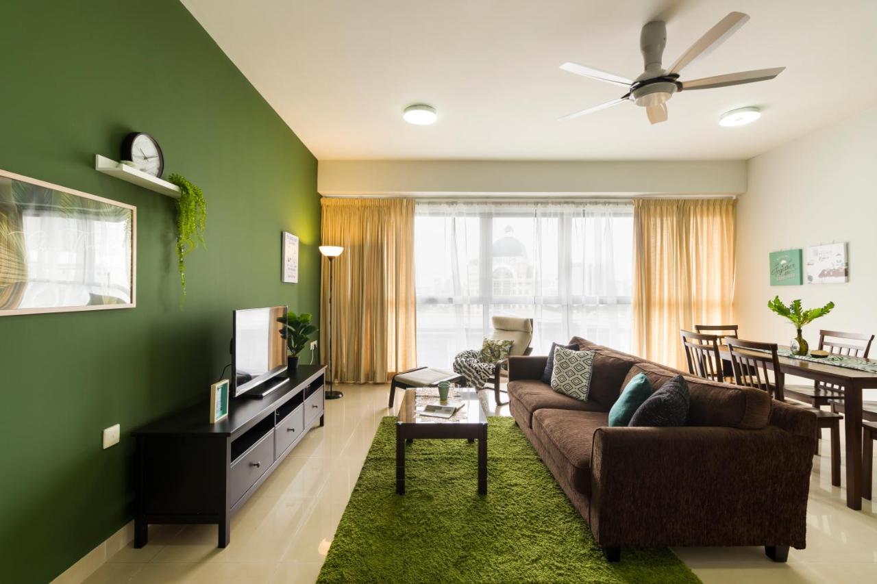 Pj8 Service Suites By Airhost Petaling Jaya Exterior foto